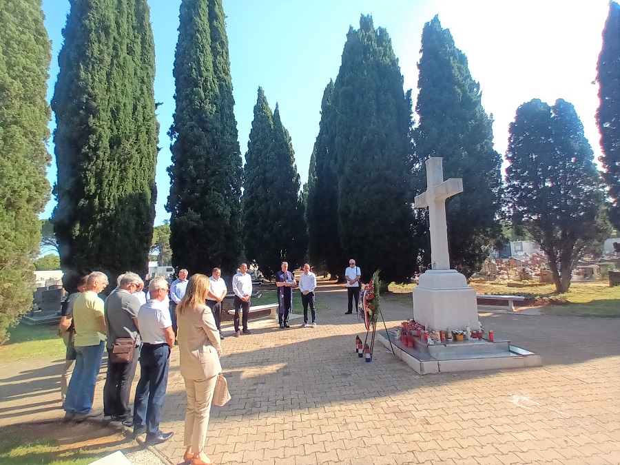 U Poreču položeni vijenci uoči Dana državnosti